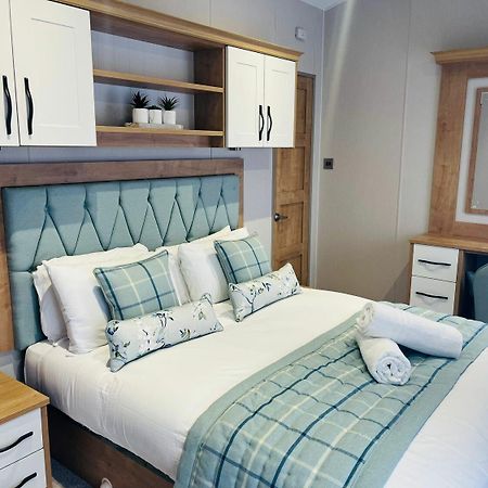Country Cabin With Hot Tub ยอร์ค ภายนอก รูปภาพ