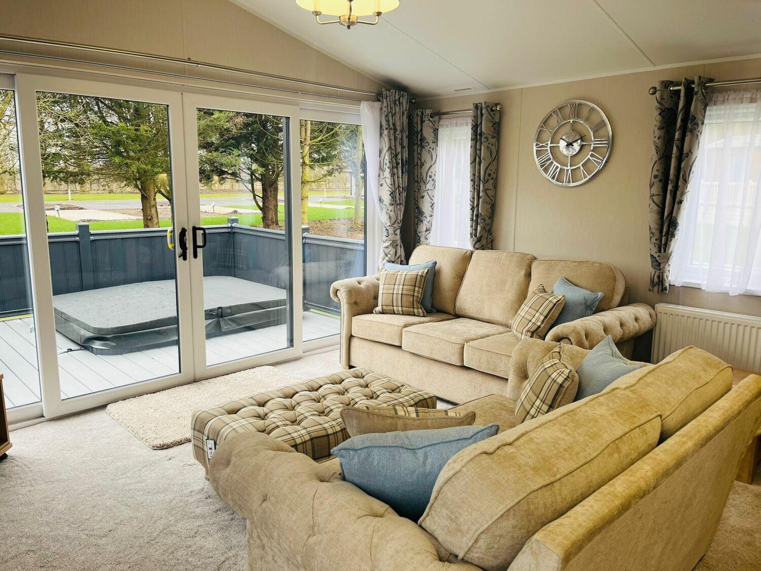Country Cabin With Hot Tub ยอร์ค ภายนอก รูปภาพ